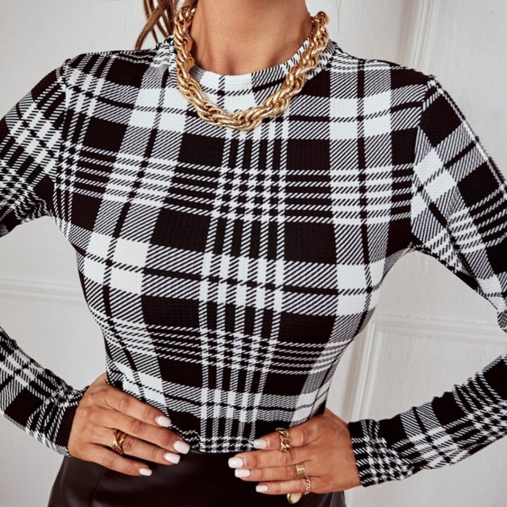 Black and white long sleeve top Size M